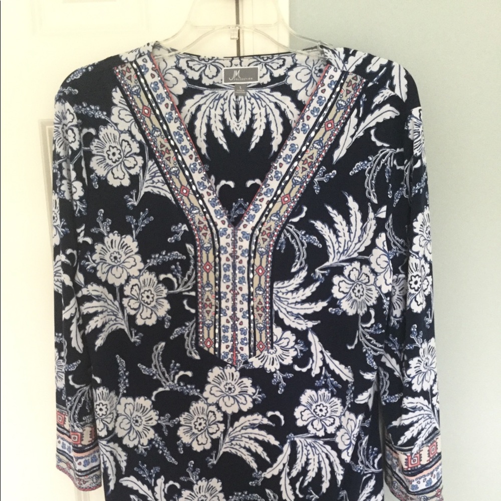 Pretty floral tunic top